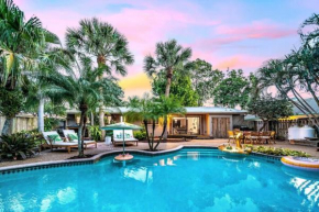Tropical Pool Tiki Heaven